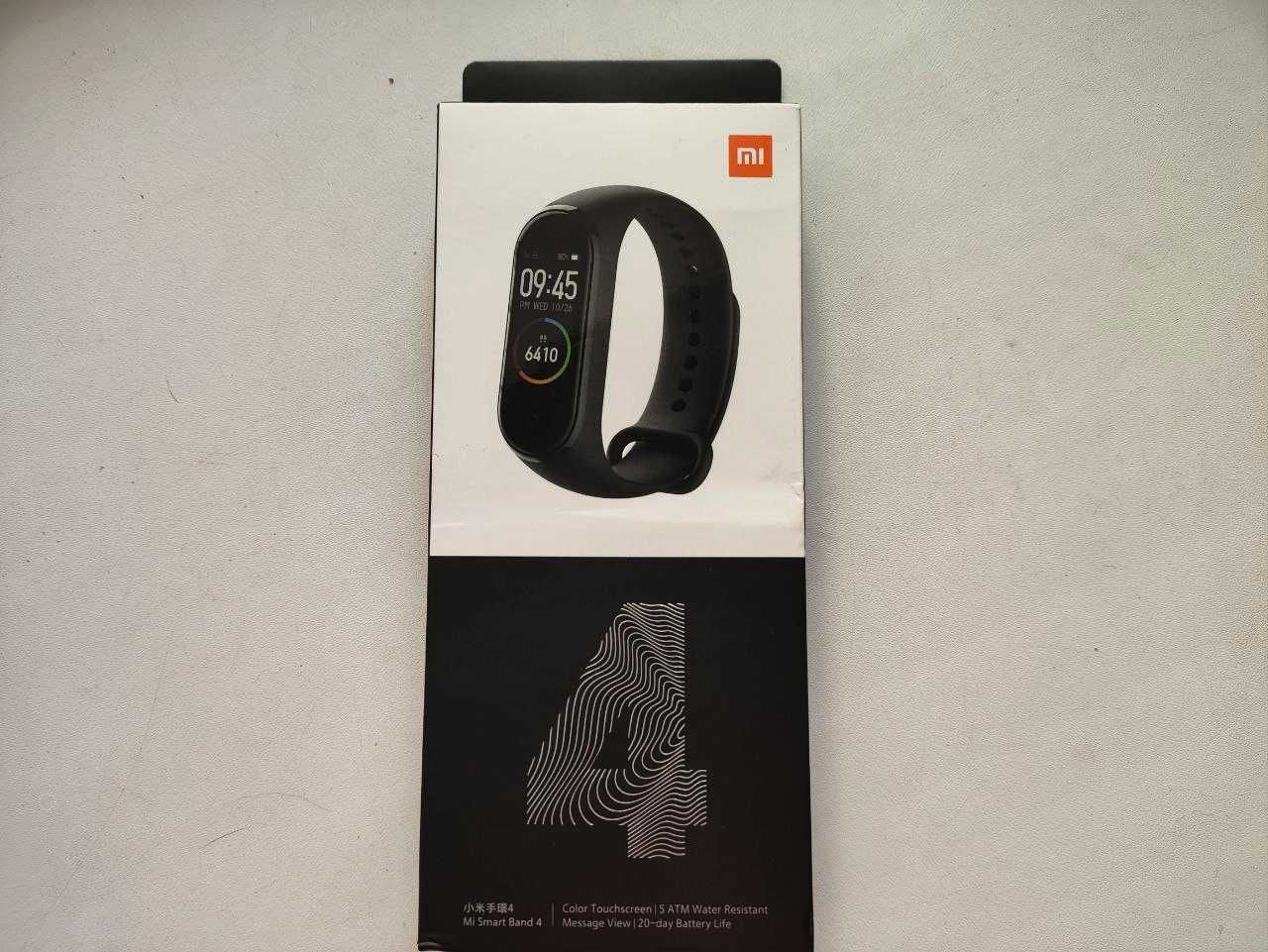 xiaomi mi smart band 4 із набором ремінців та додатковою зарядкою