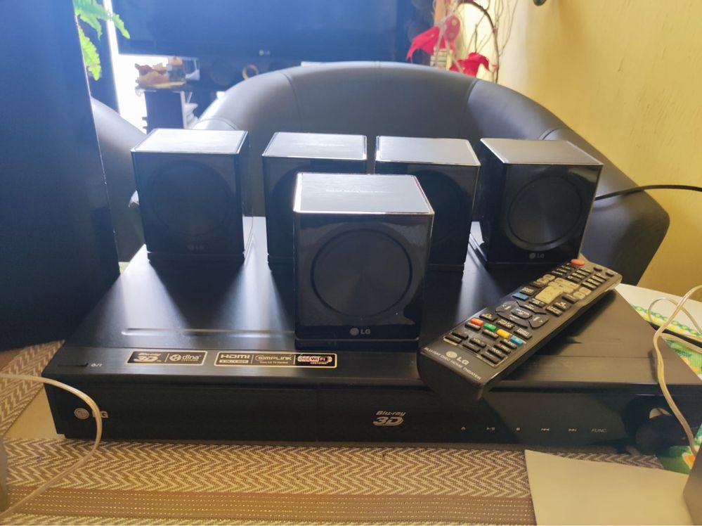 Kino domowe LG 3D z głośnikami