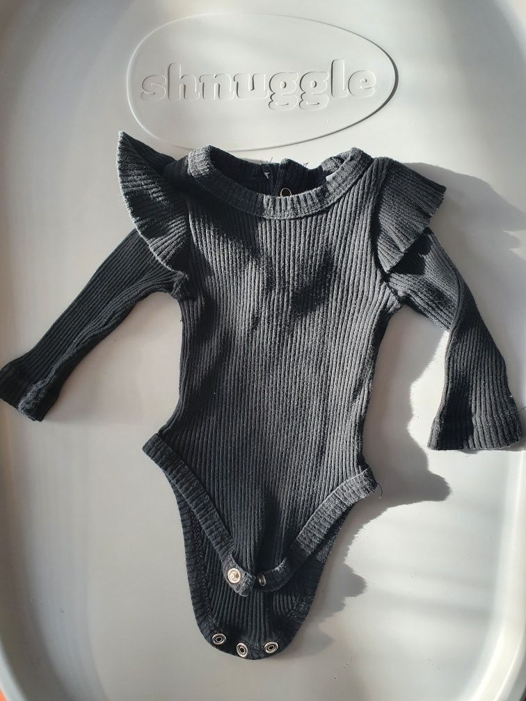 Piękne czarne body rozmiar 60