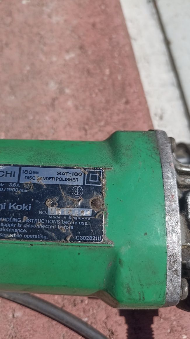 Szlifierka kątowa Hitachi posiadająca dwa biegi mi