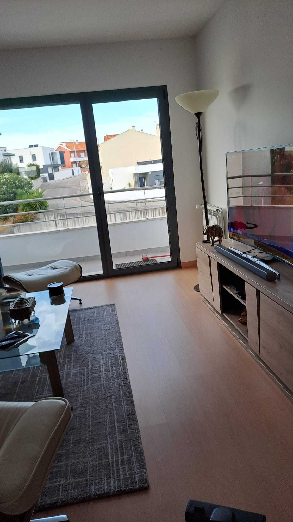 Apartamento T3 Estado Novo