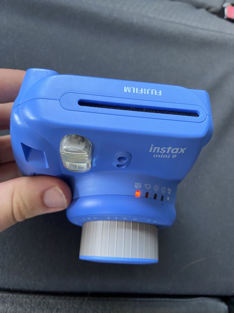 Instax mini 9 com capa de proteção