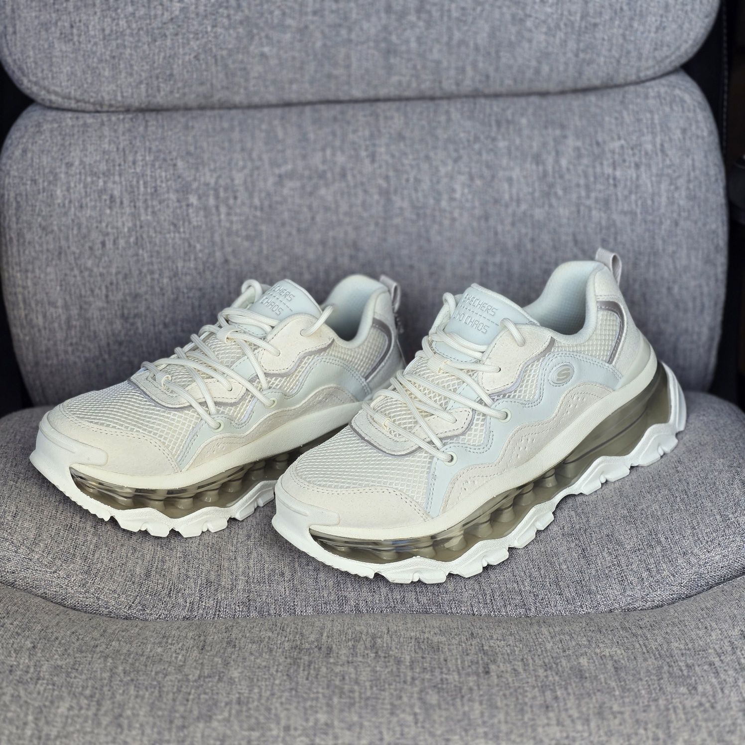 Жіночі кросівки Skechers кремові