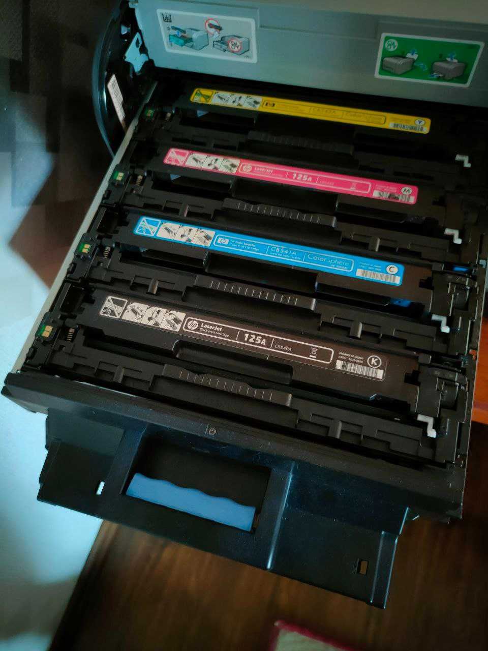 Кольоровий принтер HP color laserjet cp1515n