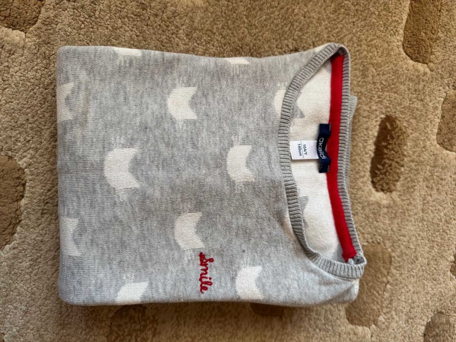 Sweterek bawełniany dla dziewczynki w kotki Okaidi 140