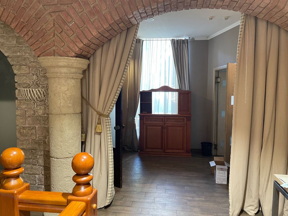 Оренда 400 м2 в центрі Харкова: офіс, торгівельні приміщення, ресторан