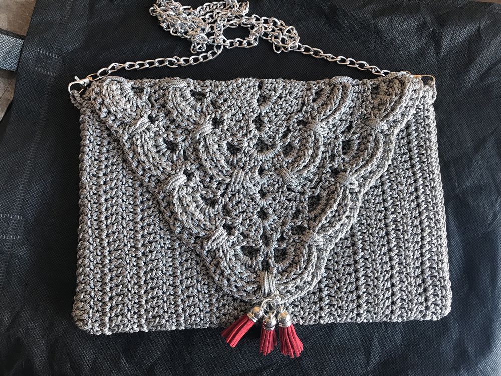 Mala / Pochette artesanal em crochet.