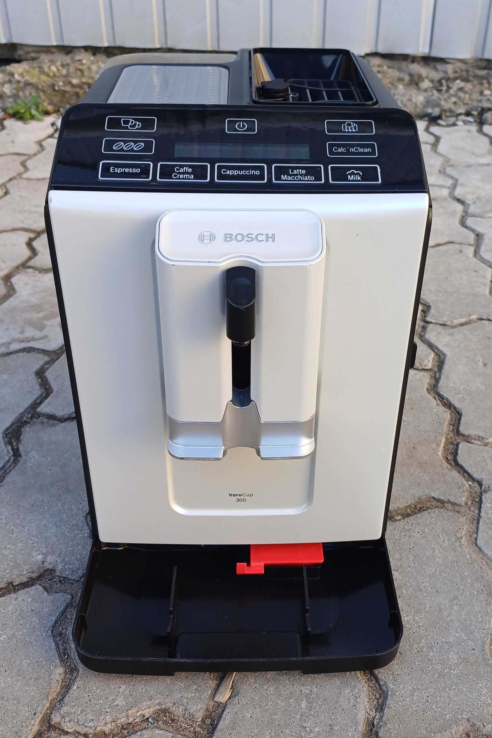 Кофемашина кофеварка Бош  Bosch VeroCup 300 TIS 30321 серебристый б/у