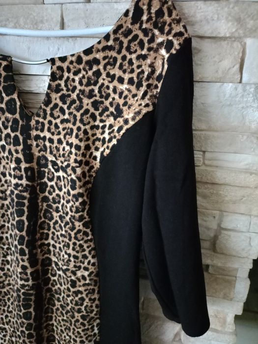 Ładna sukienka z panterką