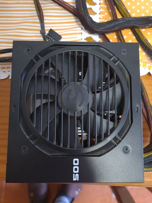 Fonte de alimentação EVGA 500