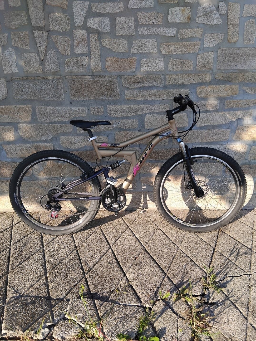 Bicicleta suspensão total