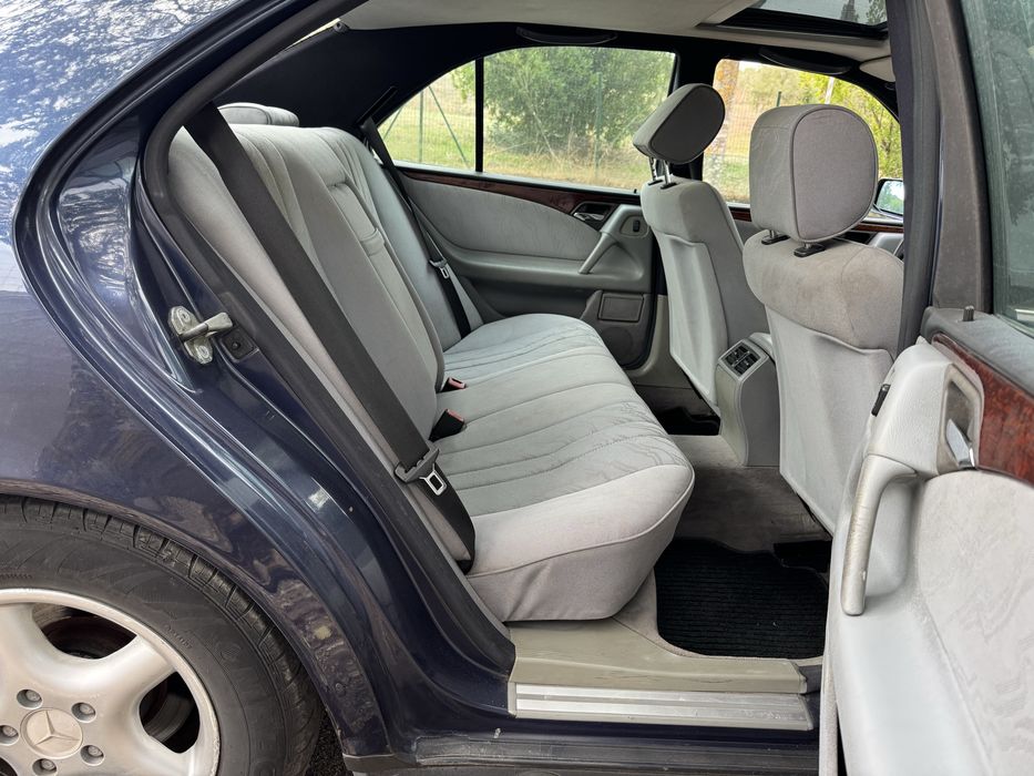Mercedes E 220 (diesel)