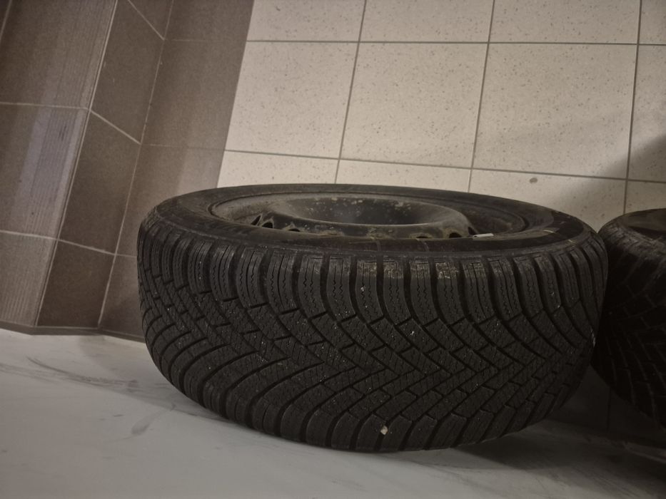 Opony zimowe 205/55/17 wraz z felgami stalowymi 5x114,3