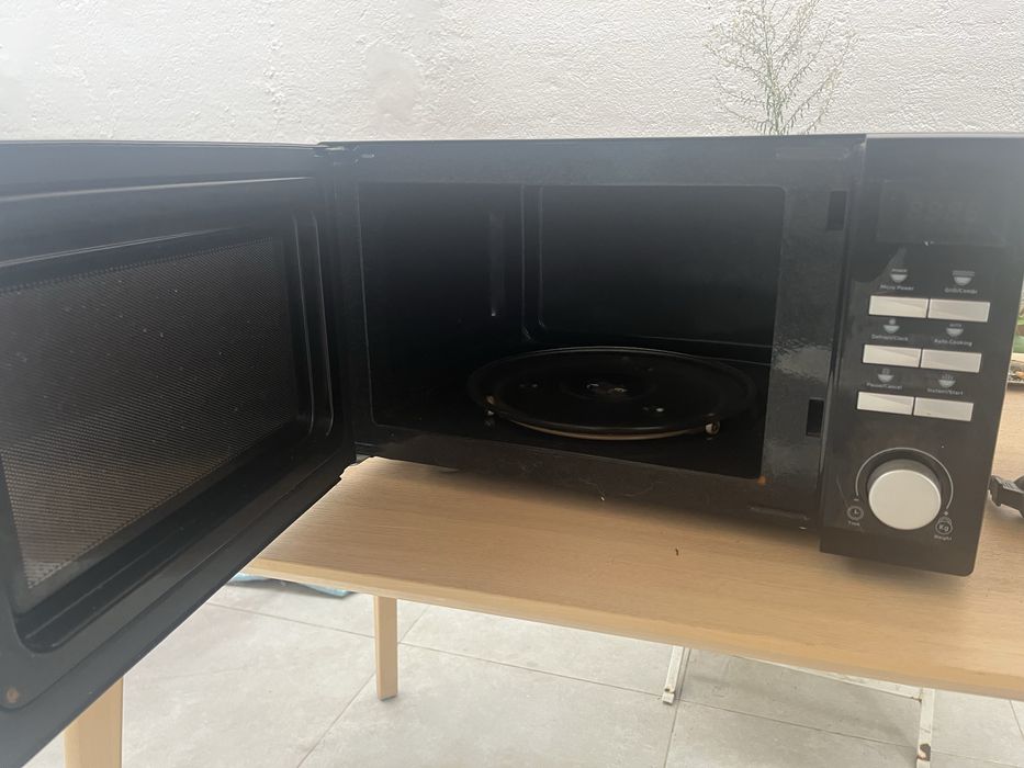 Micro-ondas Becken 28L com Grill – Excelente estado