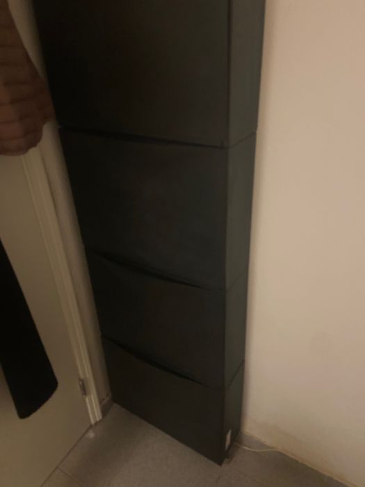 Sapateira ikea preta