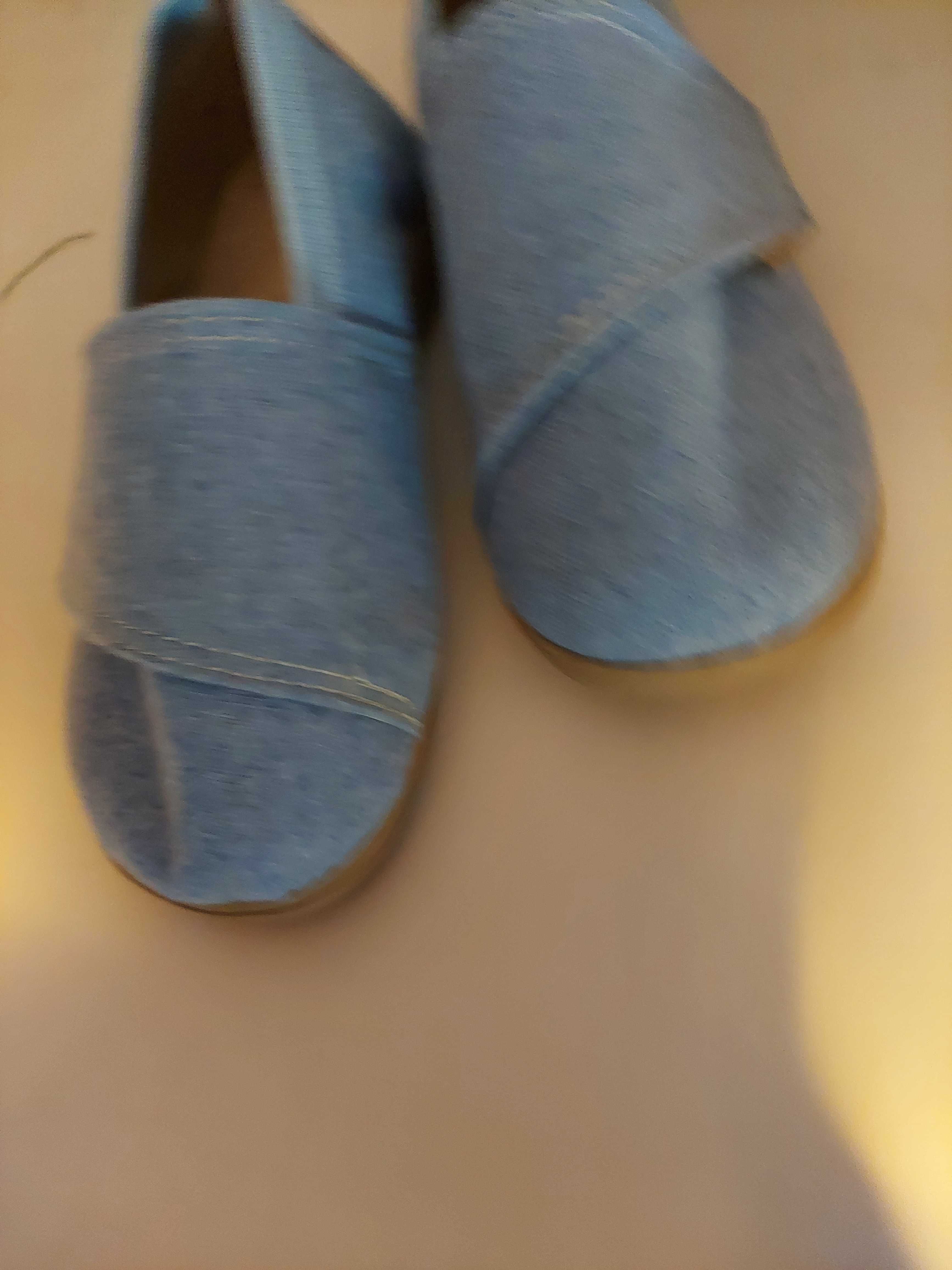 Buty na rzep Slippers Family Forget Me Not 30,32 oraz 34