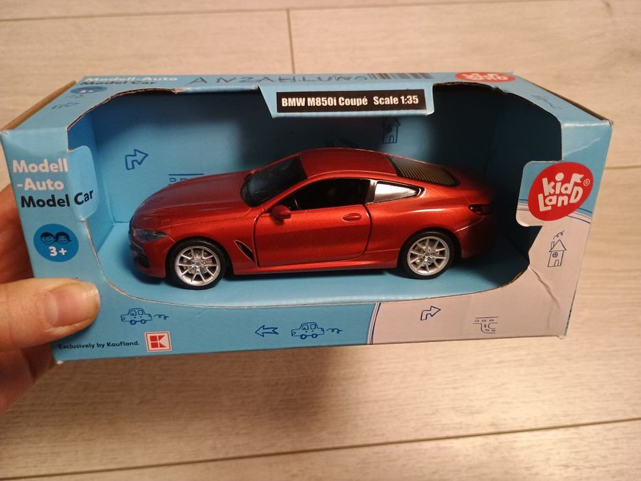 Машинка. Моделька BMW M850i Coupe. Масштаб 1:35