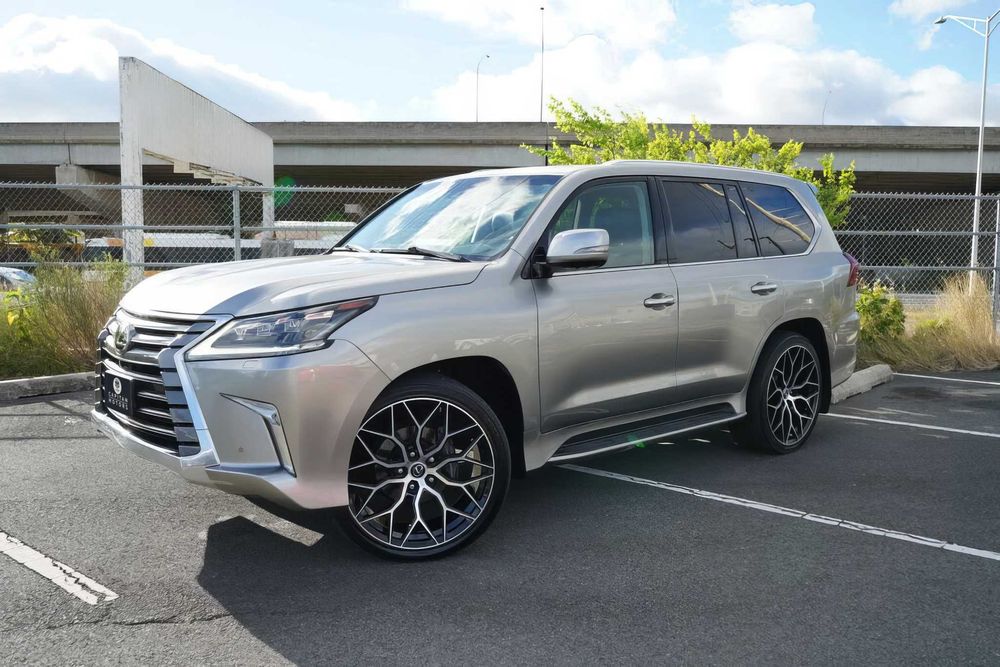 Lexus LX 570      2016