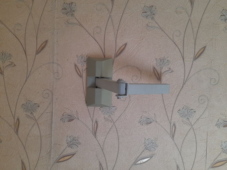 Телевизор HD KIVI модель 32H5 + SMART приставка