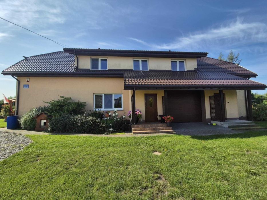 Atrakcyjny dom z dwoma mieszkaniami