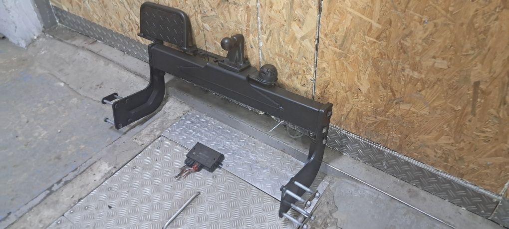 Фаркоп підніжка Sprinter Crafter СПАРКА