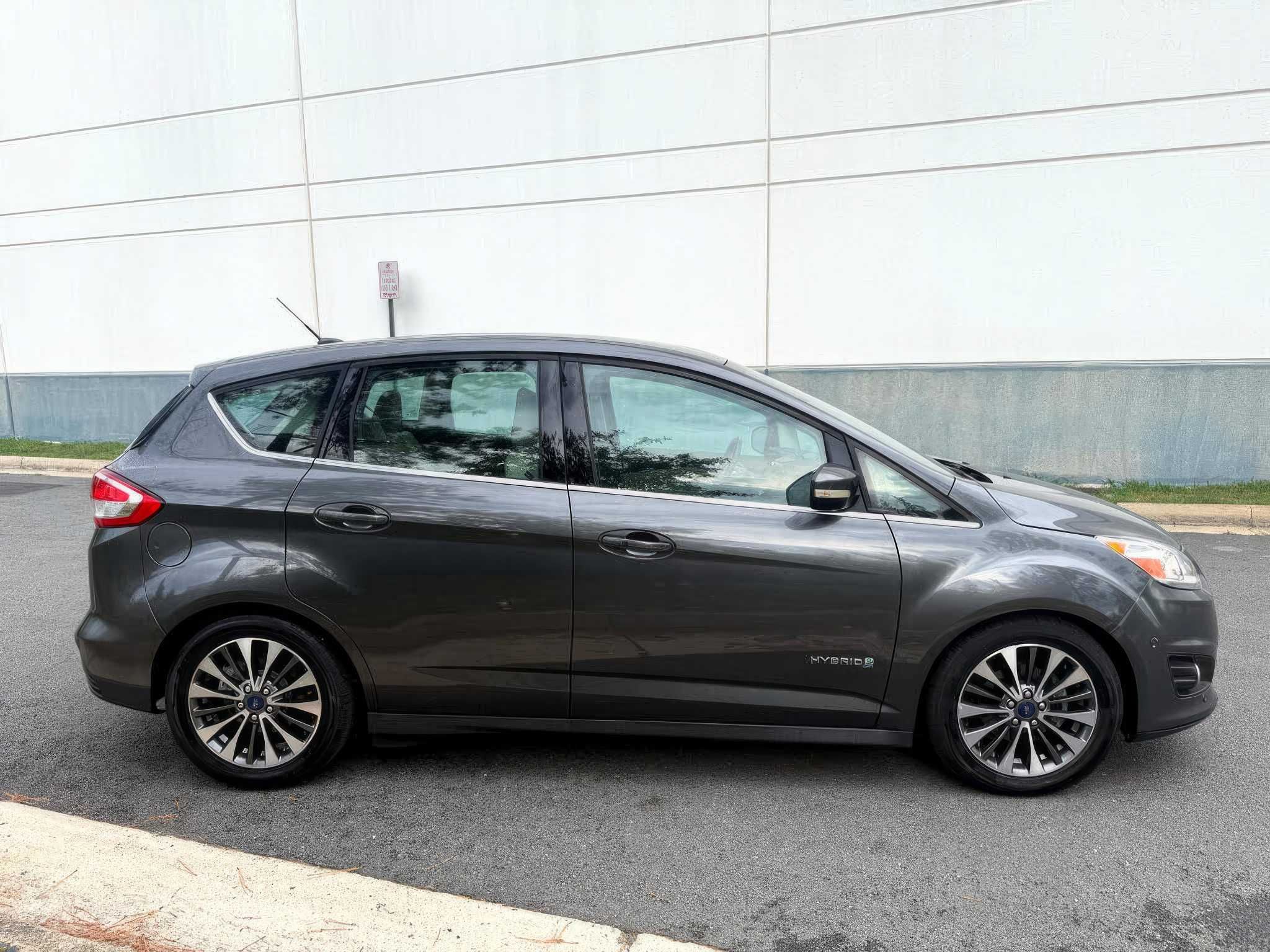 2018 Ford C-Max Hybrid Titanium FWD