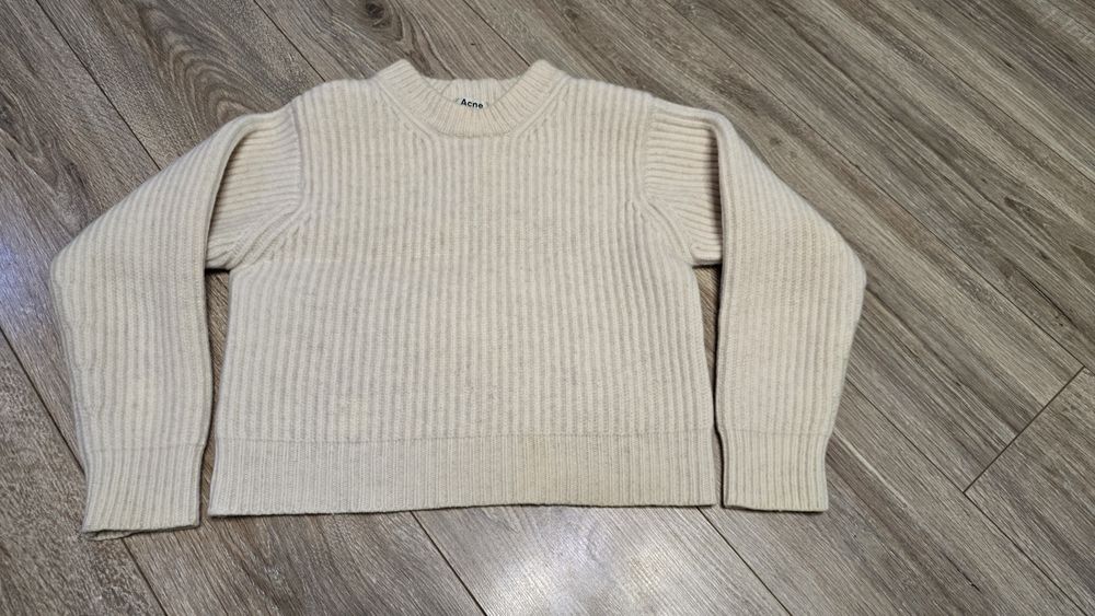 Продам жіночий світер Acne Studio
