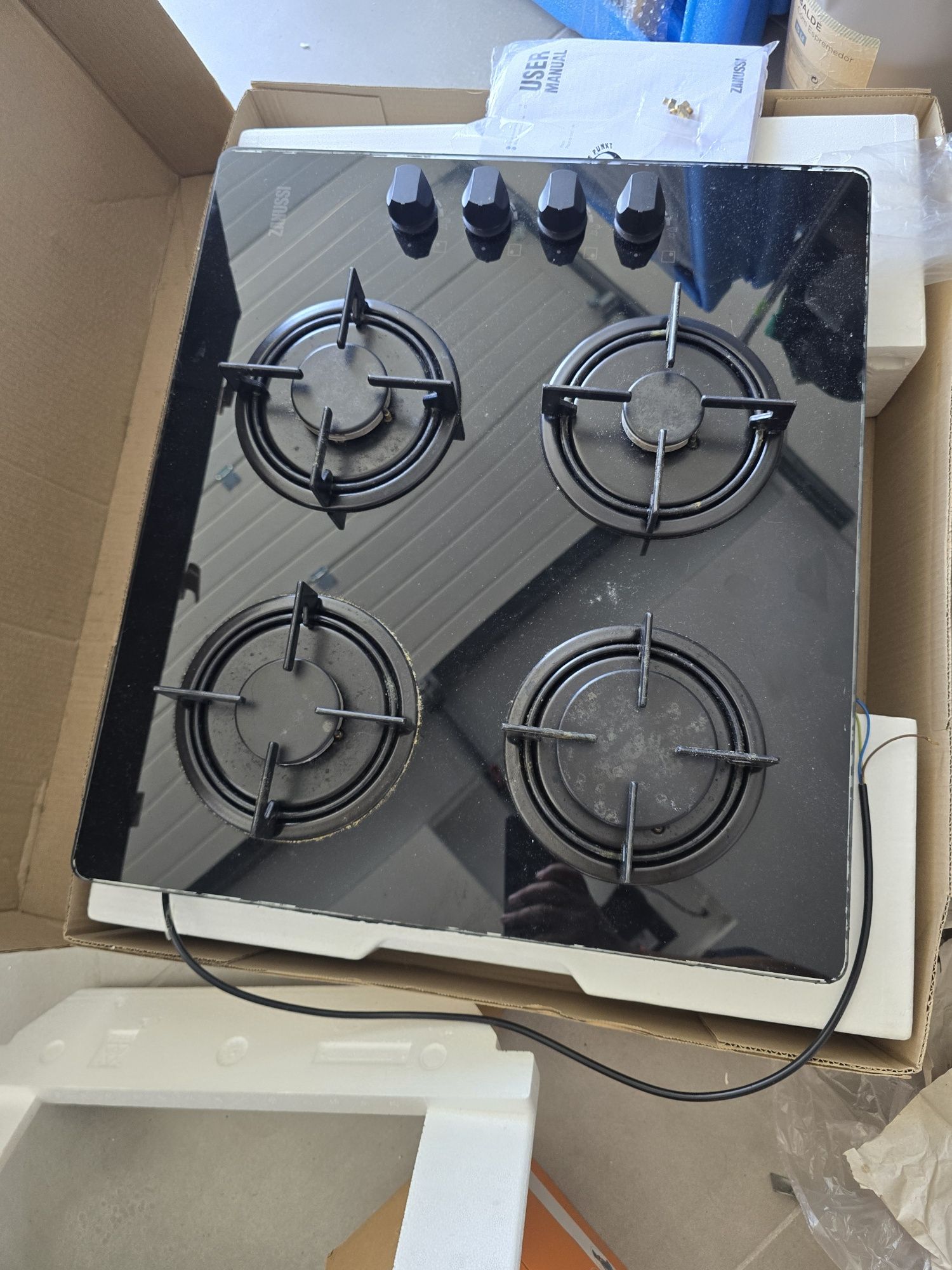 Placa Zanussi gás 4 bocas com 4 isqueiros eléctricos
