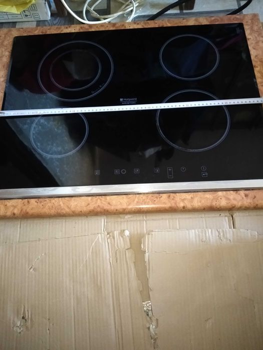 Варочна поверхня Hotpoint Ariston KRC 741 DZ