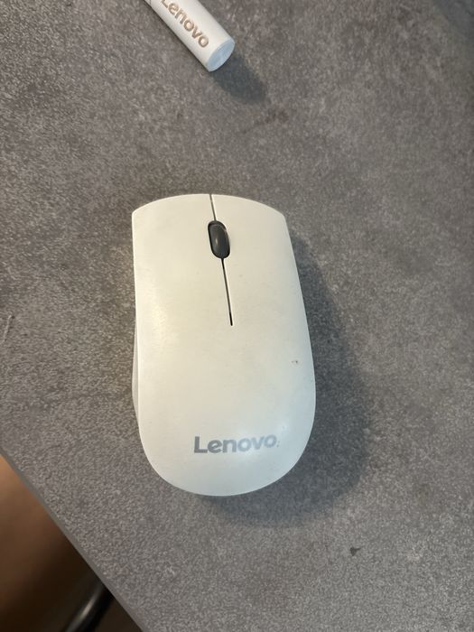 Komputer stacjonarny Lenowo