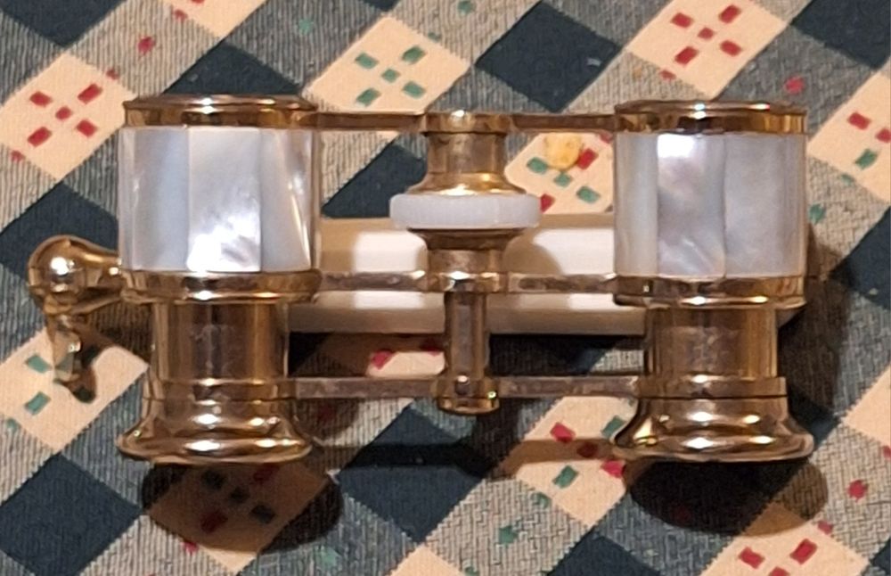 Binóculos antigos de teatro/opera