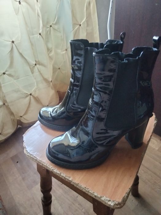 Ботинки лаковые удобные красивые