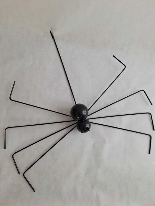 Metalowy czarny pająk wisząca figurka ozdoba zewnętrzna do ogrodu