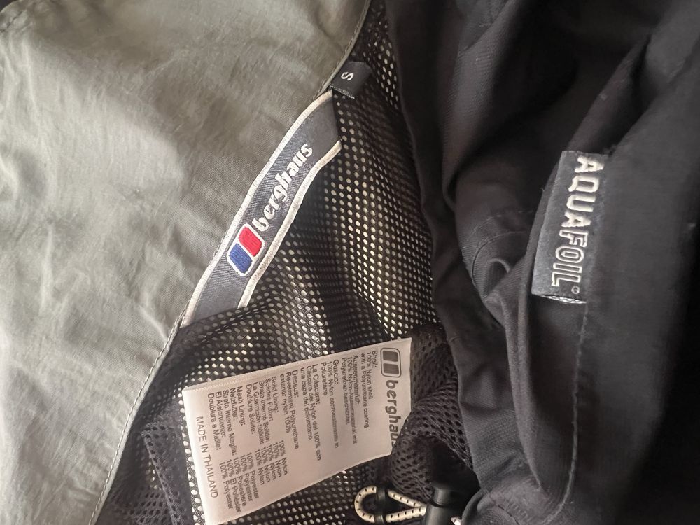 Чоловіча мембранна куртка Berghaus S розмір