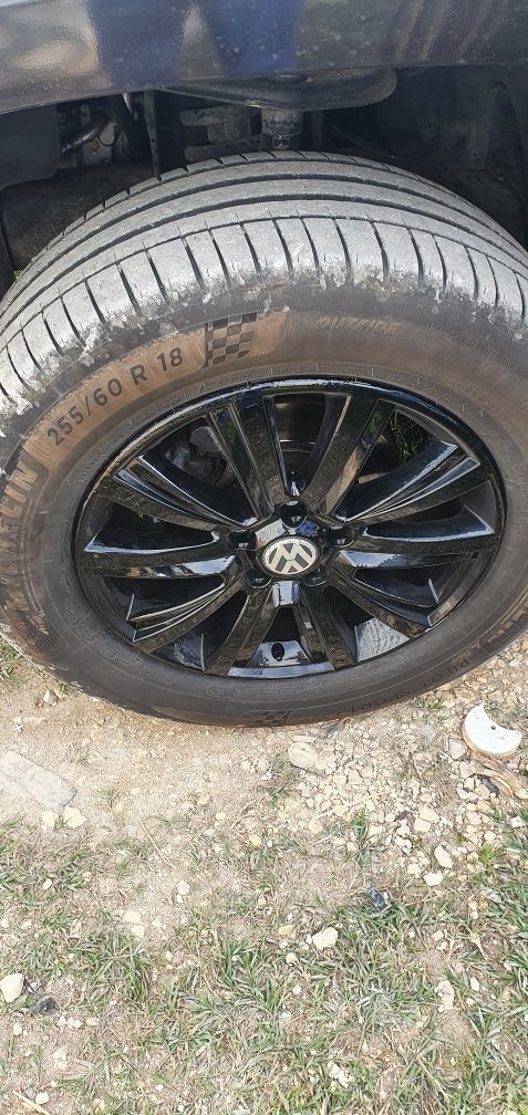 Vendo jantes 18 5×120 com pneus vw amarok