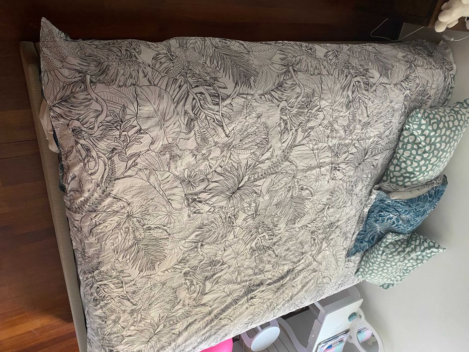 Cama Sommier basculante kinda com colchão praticamente novo
