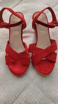 Sandálias vermelhas 40