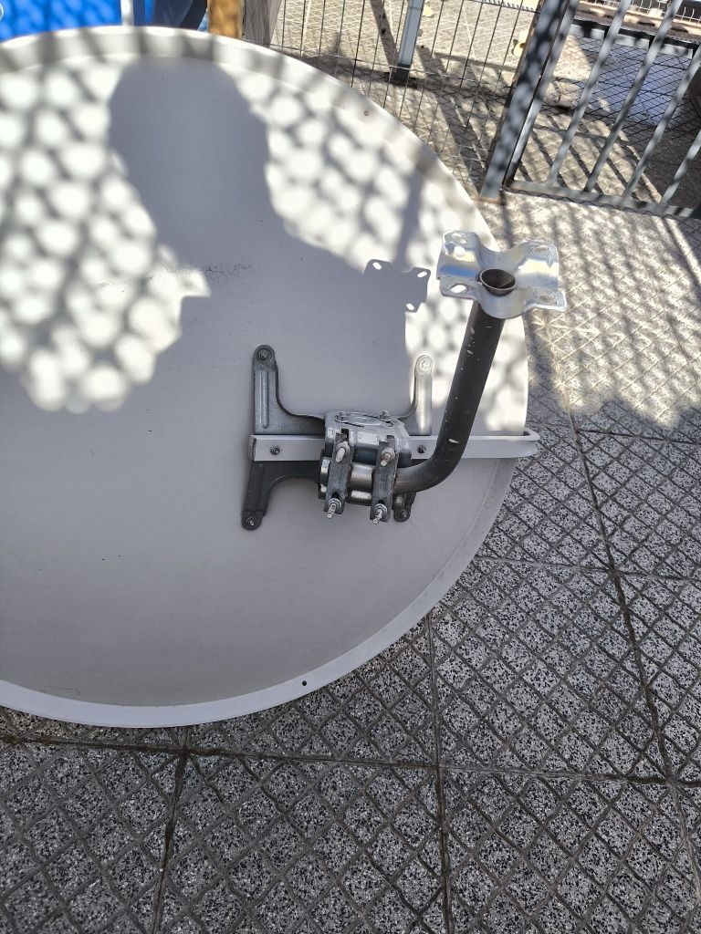 Parabólica 90cm com suporte