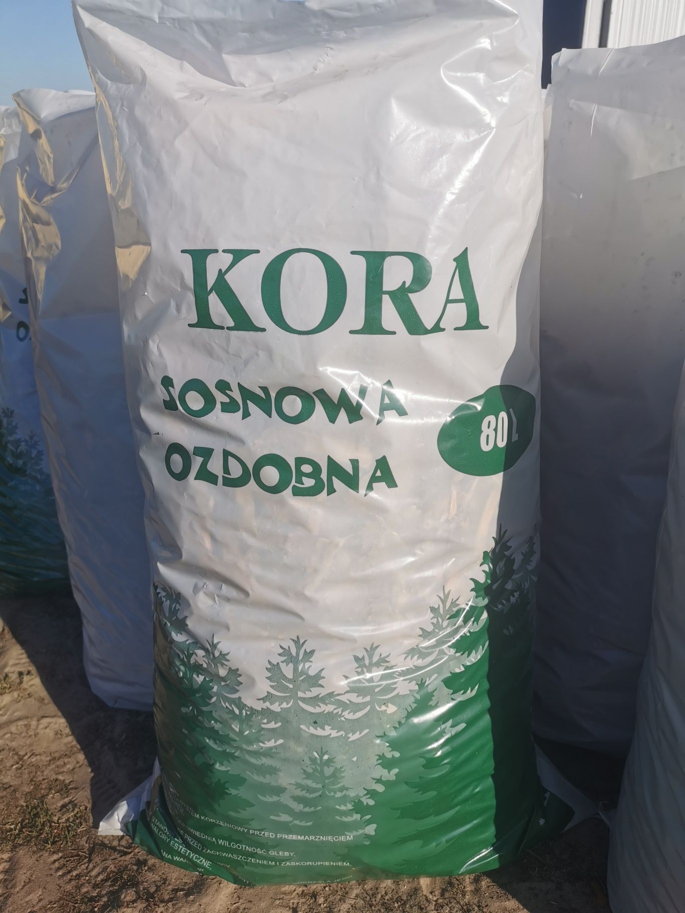 Kora sosnowa 80l