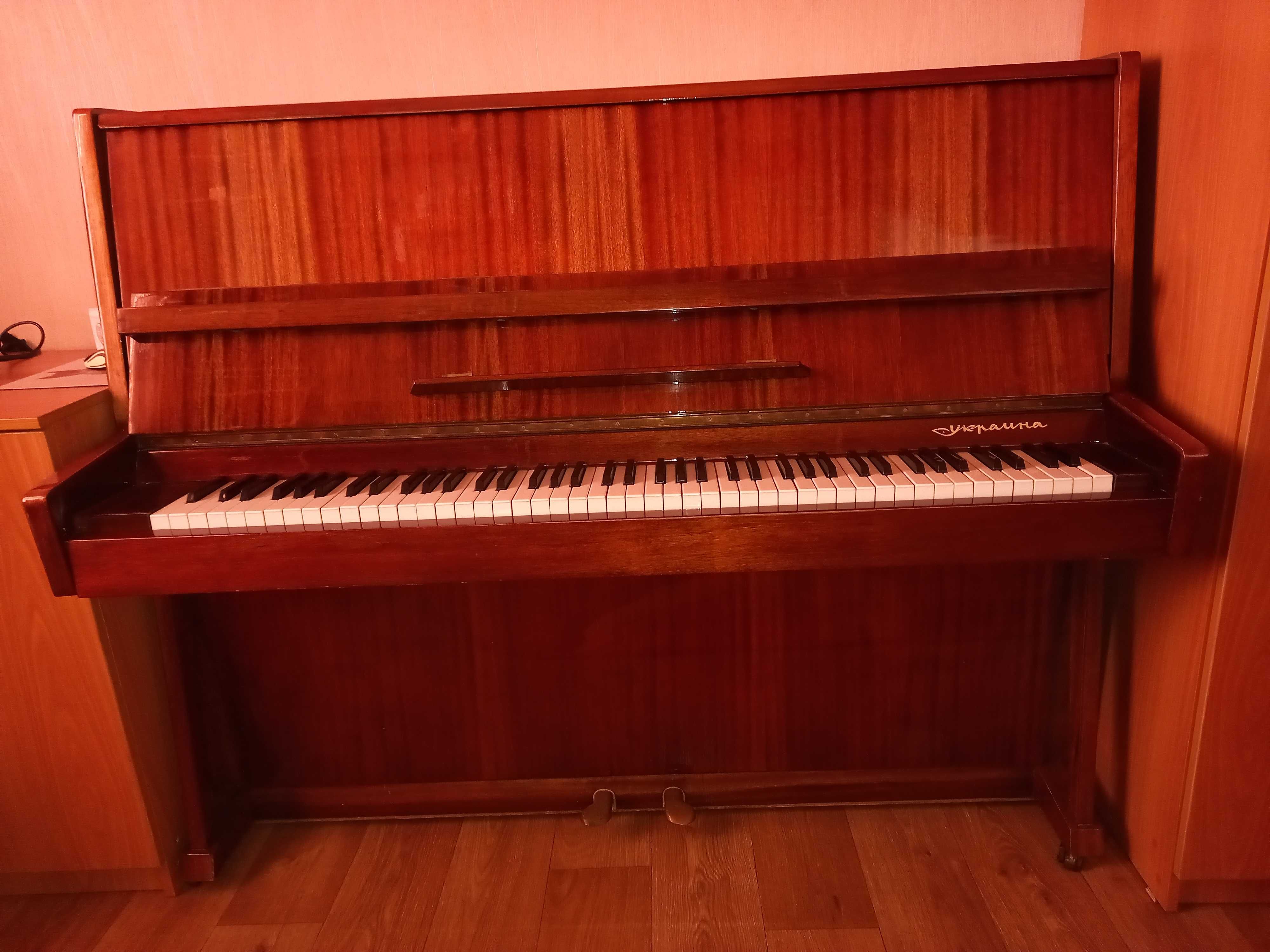 Пианино Украина в хорошем состоянии