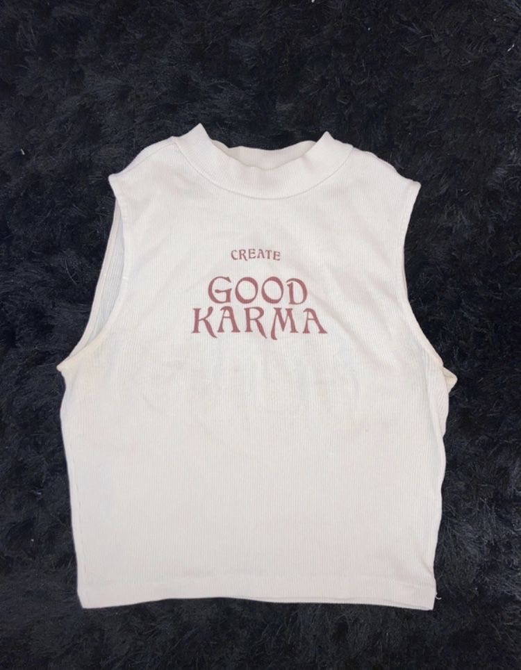 Crop top Create a good Karma