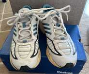 Tenis Adidas bom estado