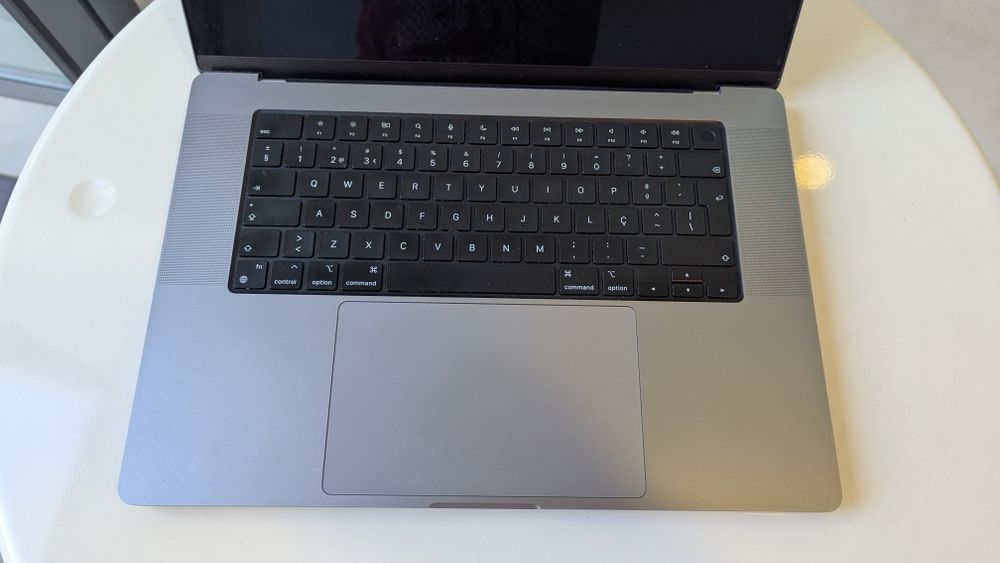 MacBook Pro M1 16
