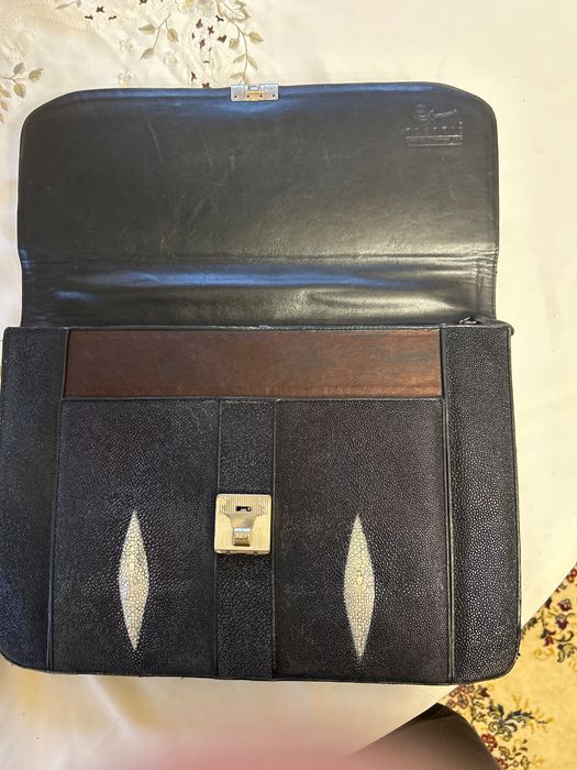 Портфель из натурального ската