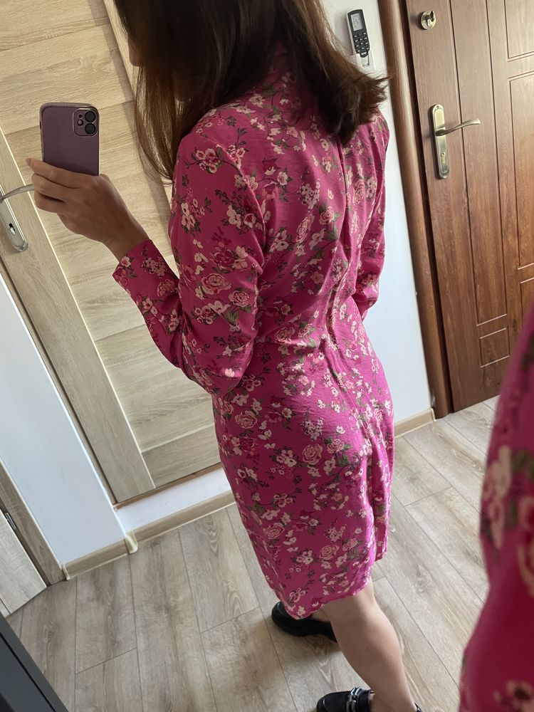 Sukienka w kwiatki, sukienka na lato, elegnacka sukienka, reserved