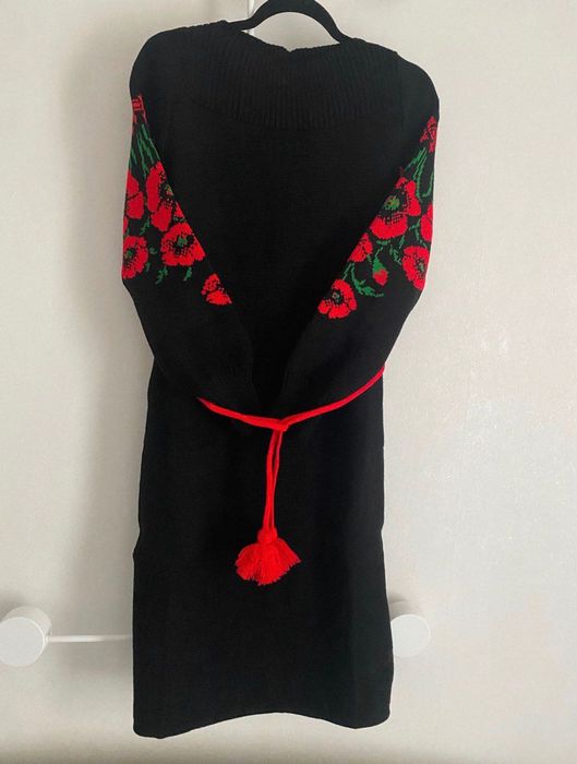 Вʼязана сукня-вишиванка (імітація вишивки р.М плаття святкове вбрання)