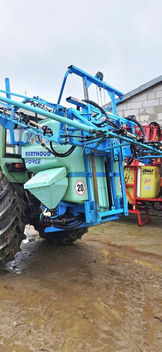 Opryskiwacz Berthoud FORCE II 1000l. 15 m. Oryginał!Prosty w obsłudze.