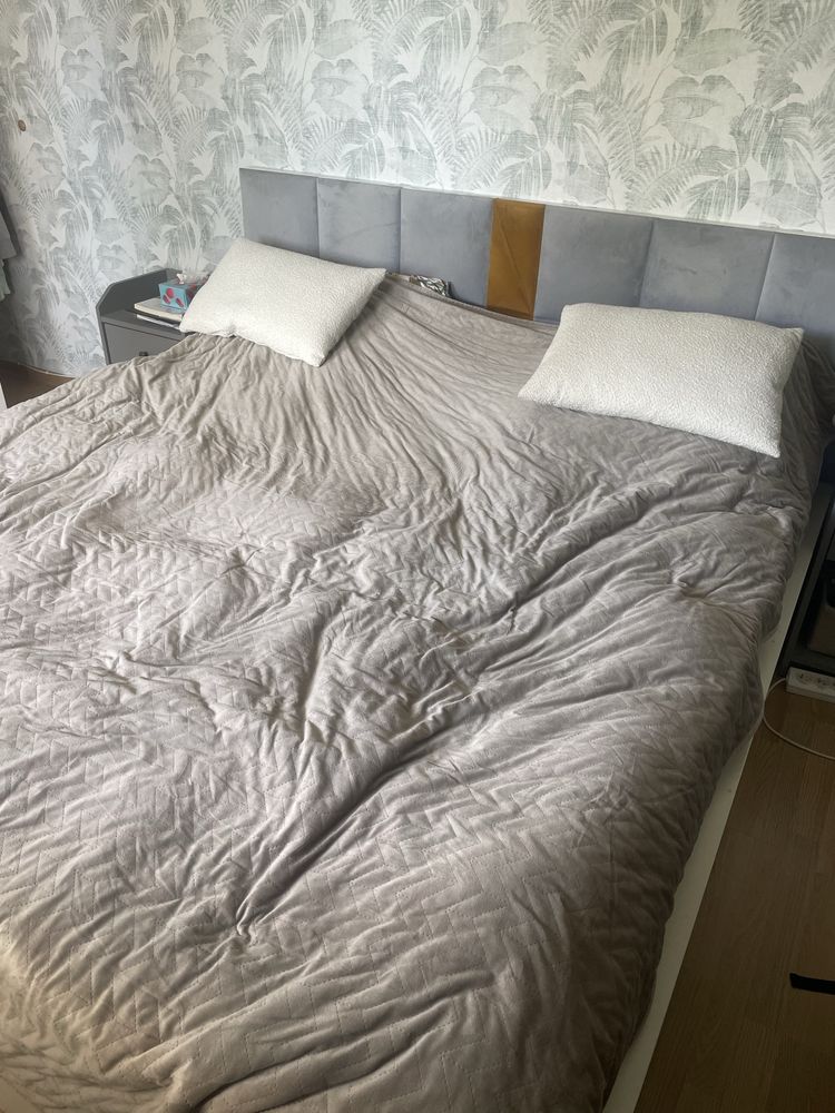 Łózko Ikea Malm rama plus materac