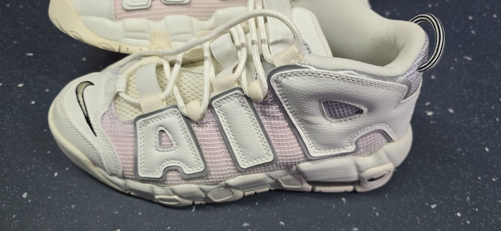 Nike  Air More Umptempo  38