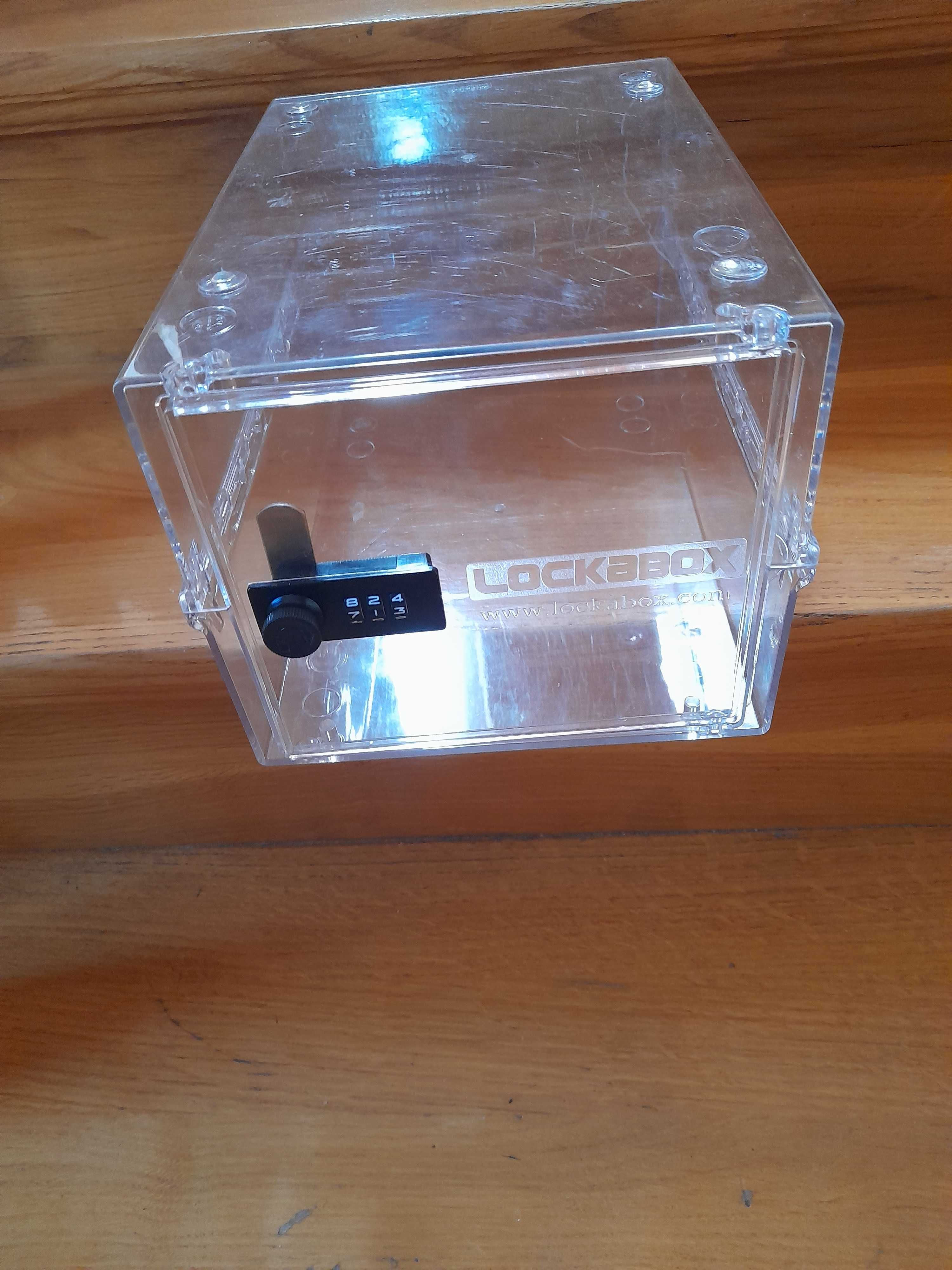 Pudełko, Lockabox One przezroczyste, zamykane szyfrowym zamkiem